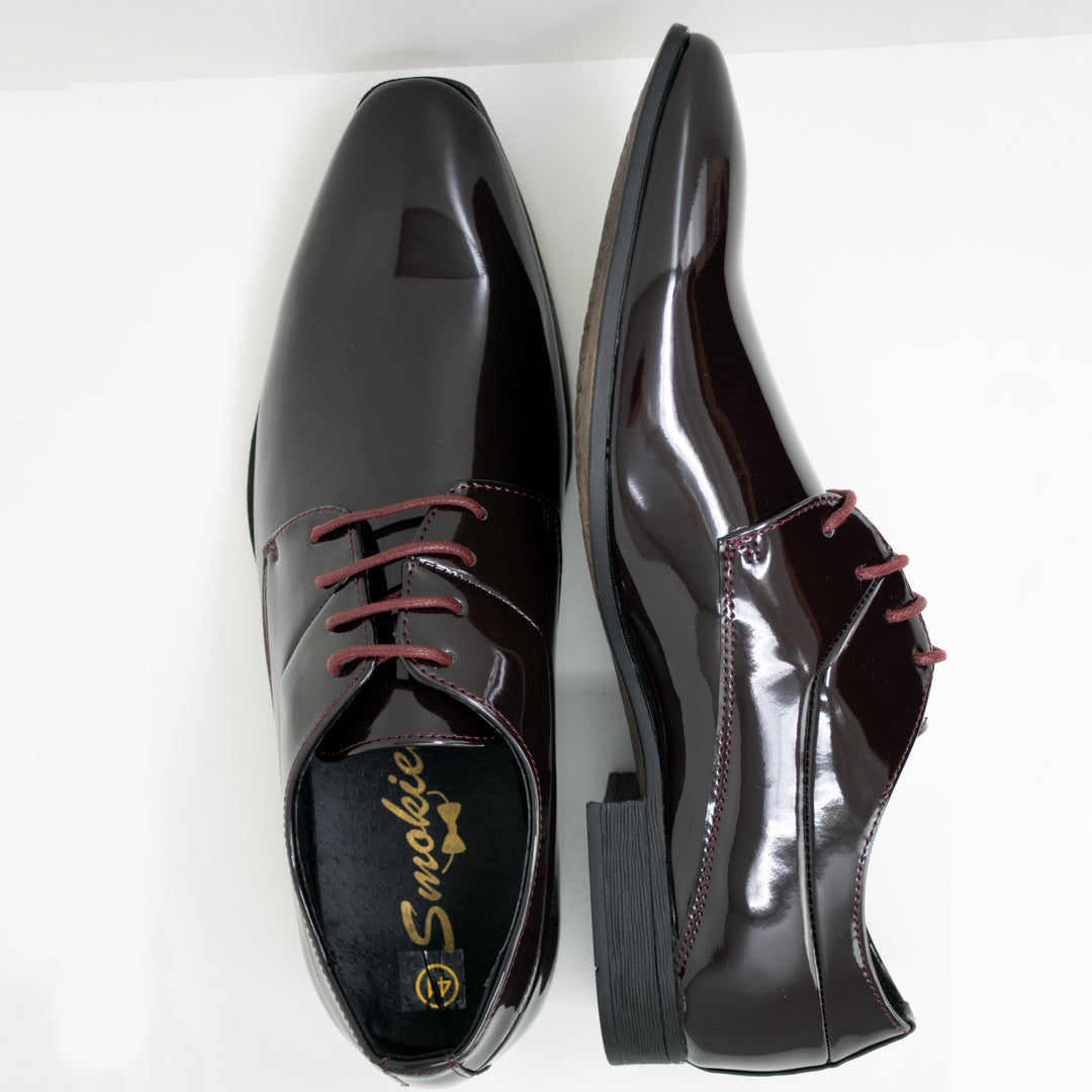 Elegantes Herren Schuhe Rot Fotos